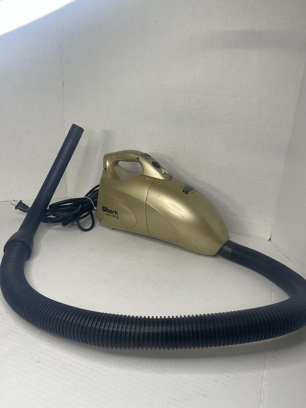 Shark Euro-ProX Silent Ultra Super 1000 Watts Handheld Vacuum Model HV122